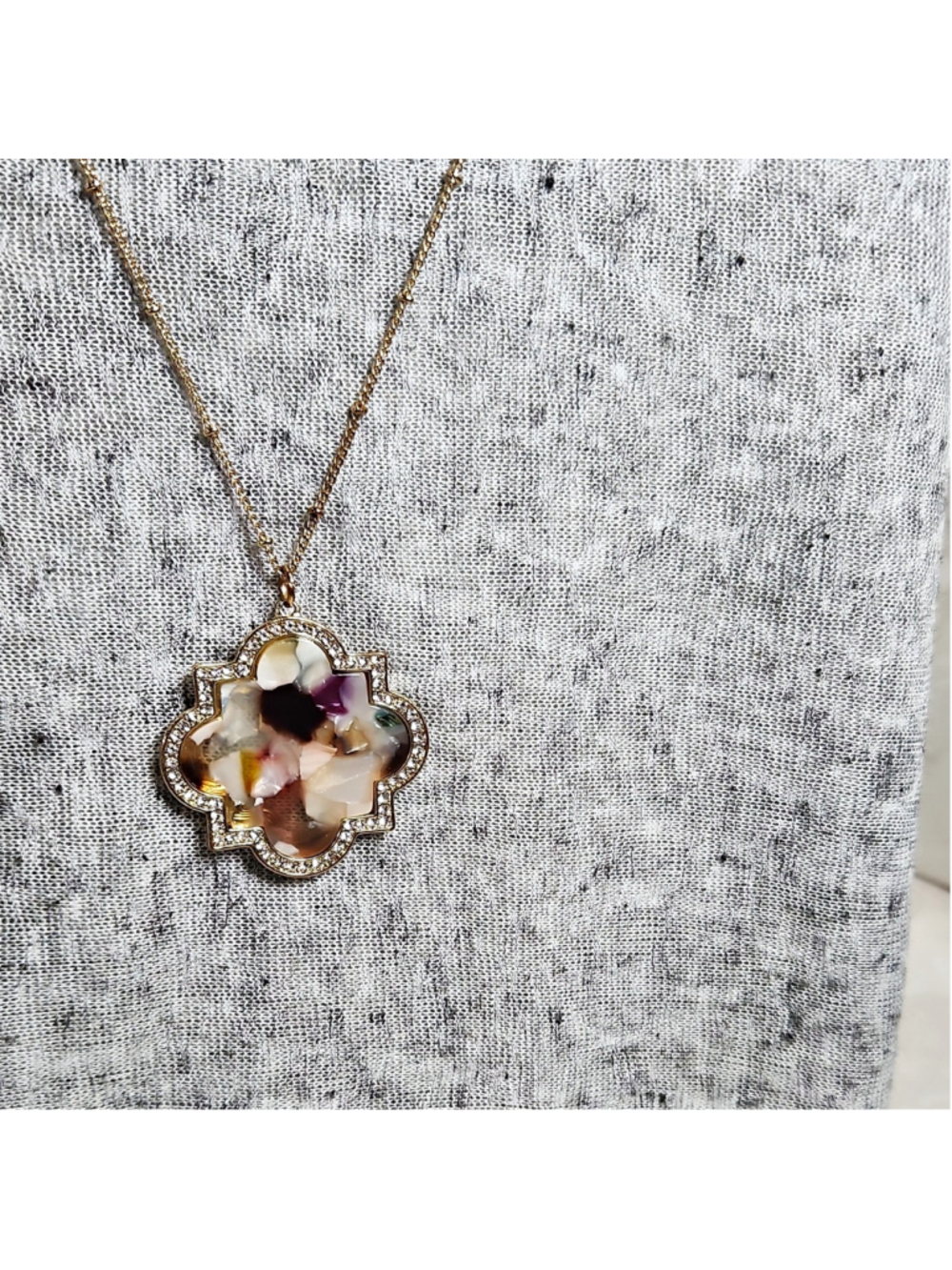 Versona Long Gold Tone Station Chain Necklace Quatrefoil Resin Pendant 32"-35